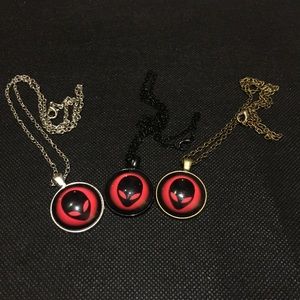 👽 Awesome Alien necklace available in various colors